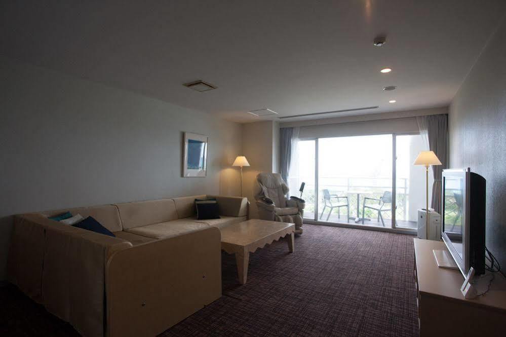Yyy Club Ie Resort Ie Luaran gambar