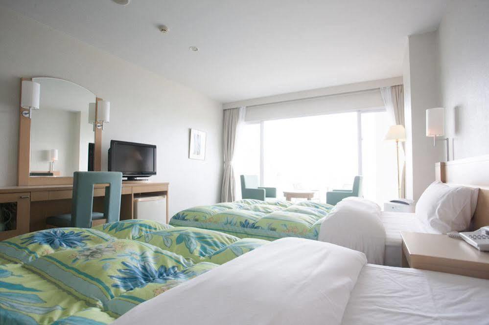 Yyy Club Ie Resort Ie Luaran gambar