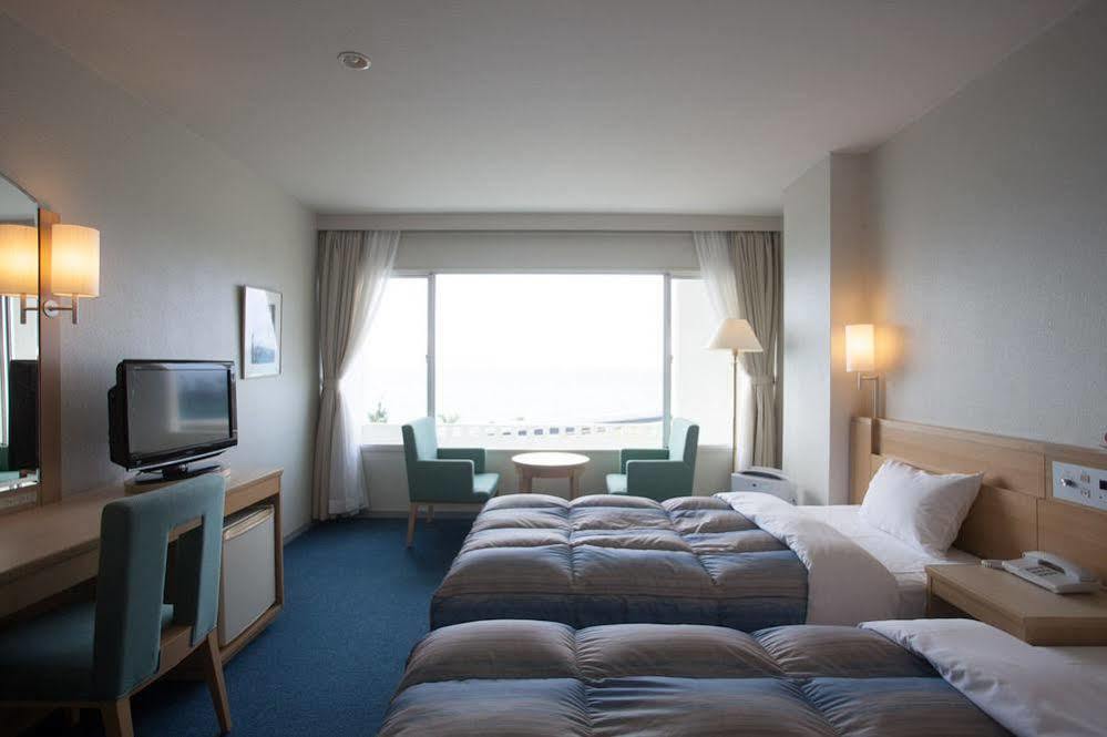 Yyy Club Ie Resort Ie Luaran gambar
