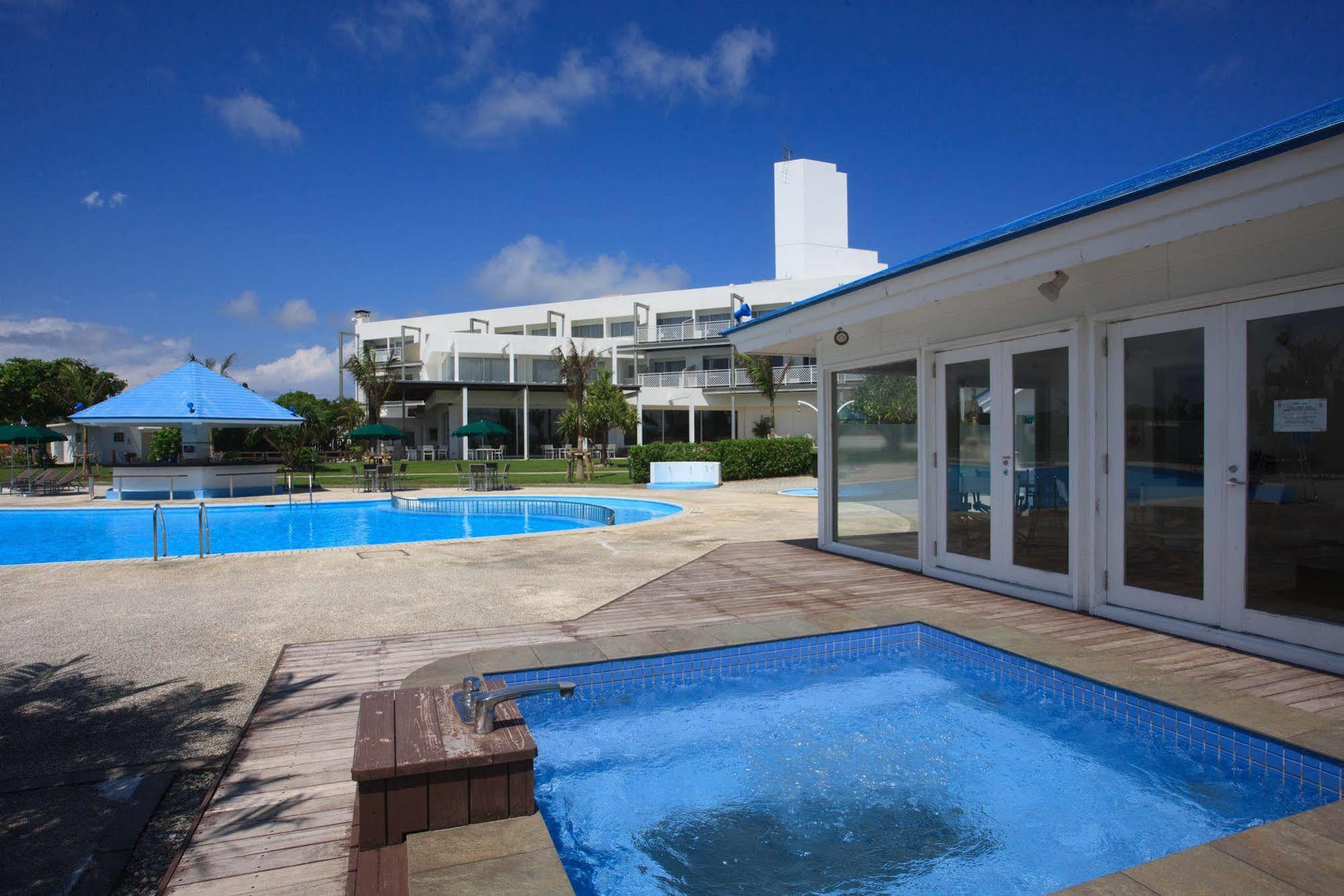 Yyy Club Ie Resort Ie Luaran gambar